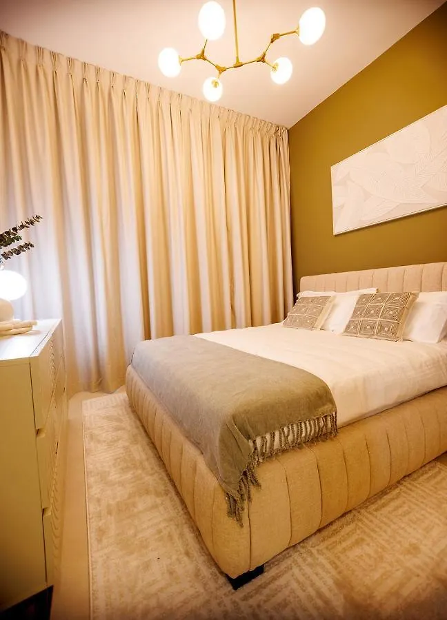 Luxury Binghatti Canal View Apt In Business Bay Dubai