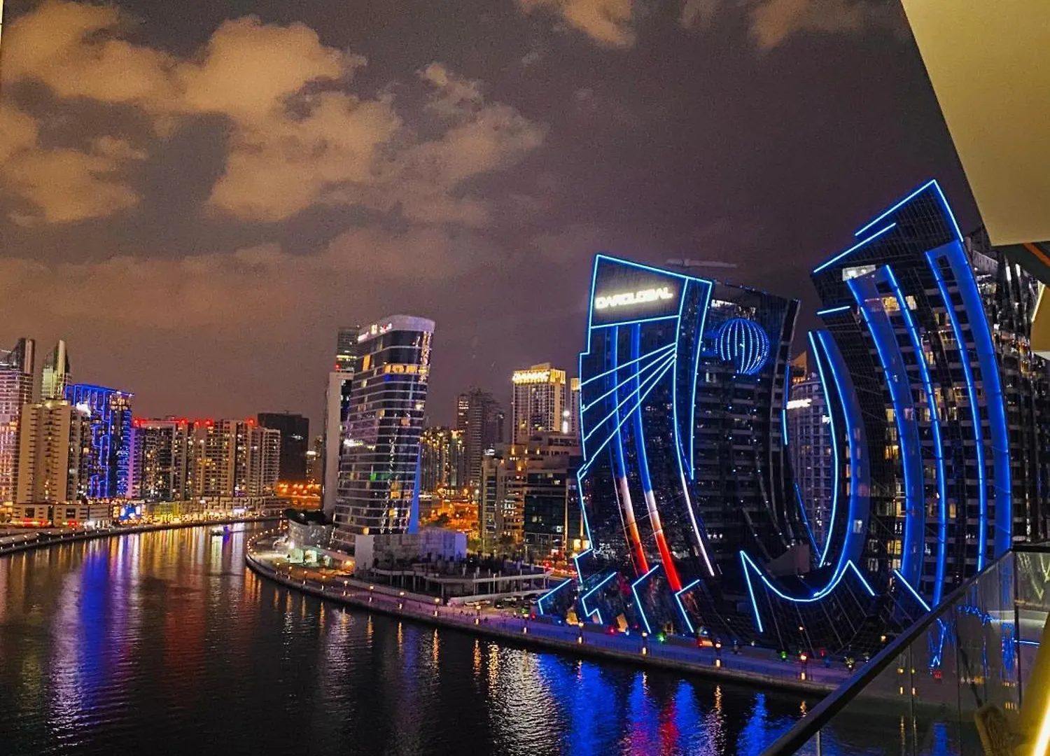 Luxury Binghatti Canal View Apt In Business Bay location