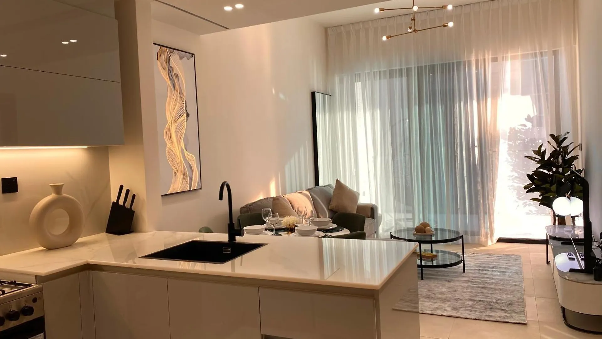 Luxury Binghatti Canal View Apt In Business Bay Dubai Apartment