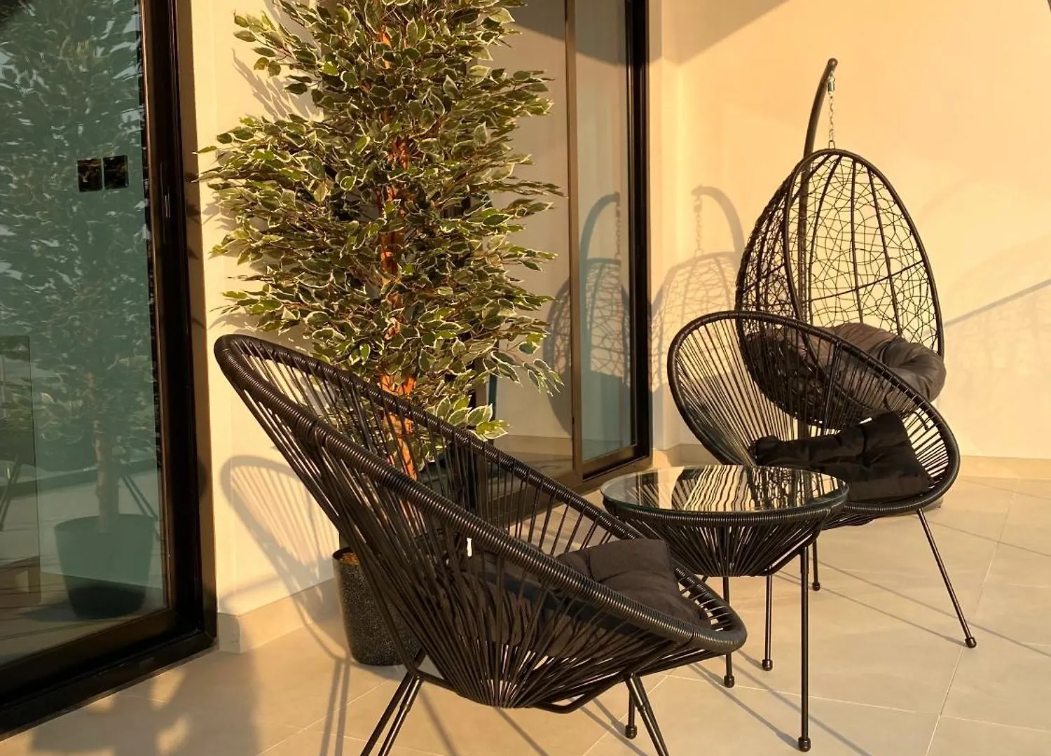 Luxury Binghatti Canal View Apt In Business Bay Dubai