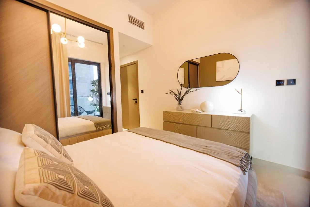 Luxury Binghatti Canal View Apt In Business Bay Ντουμπάι